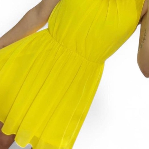 Yellow Sleeveless Dress - Picture 2 of 6